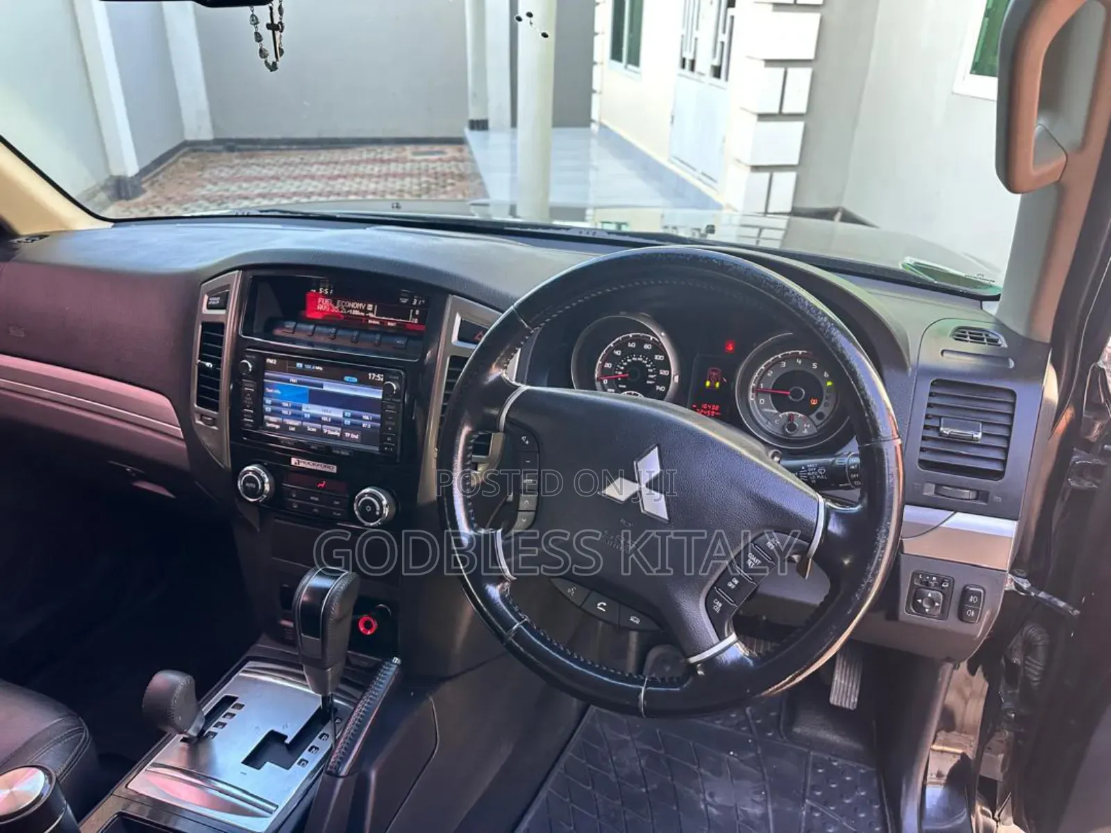 Mitsubishi Pajero 2015 Black