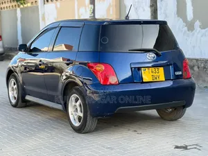 Toyota IST 2005 Blue