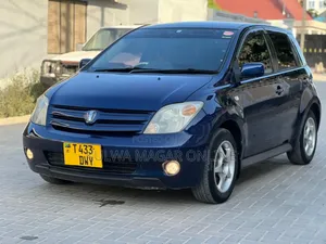 Toyota IST 2005 Blue
