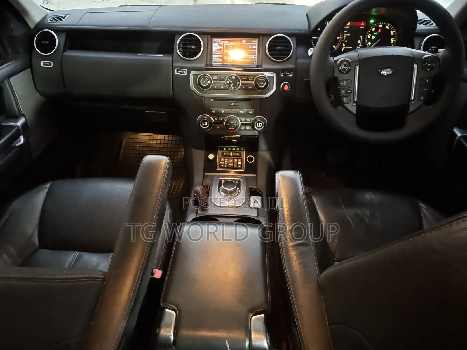 Land Rover Discovery 2015 Gold