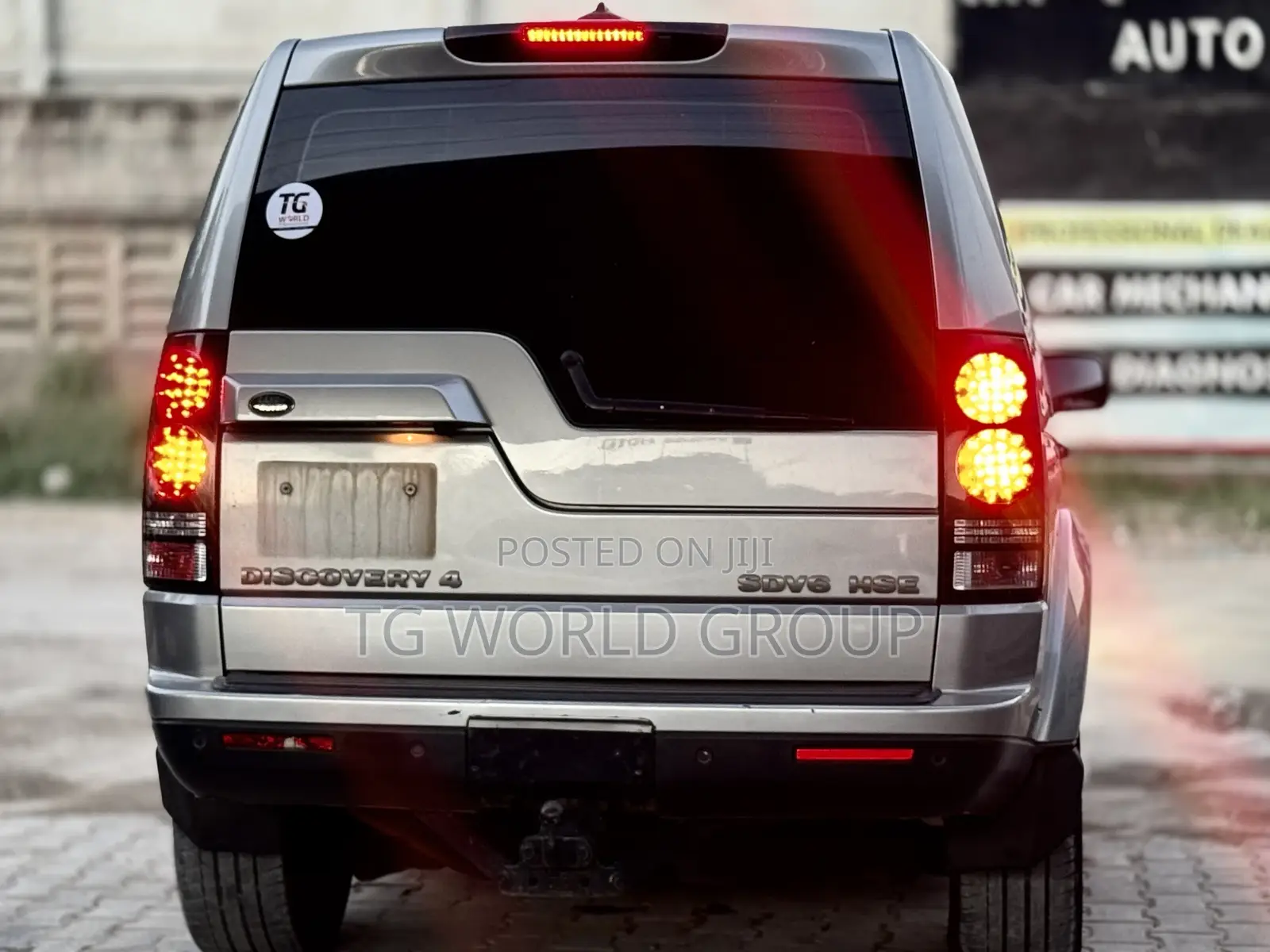 Land Rover Discovery 2015 Gold