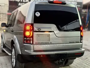 Land Rover Discovery 2015 Gold