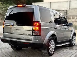 Land Rover Discovery 2015 Gold
