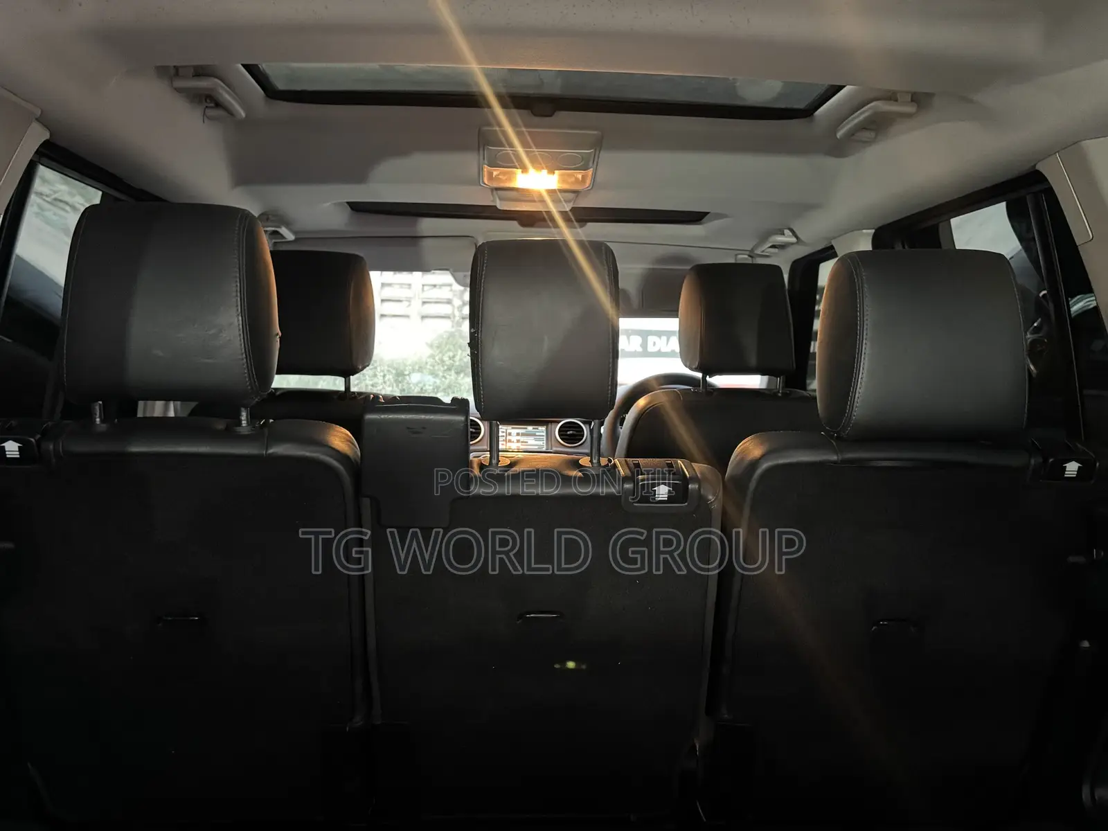 Land Rover Discovery 2015 Gold