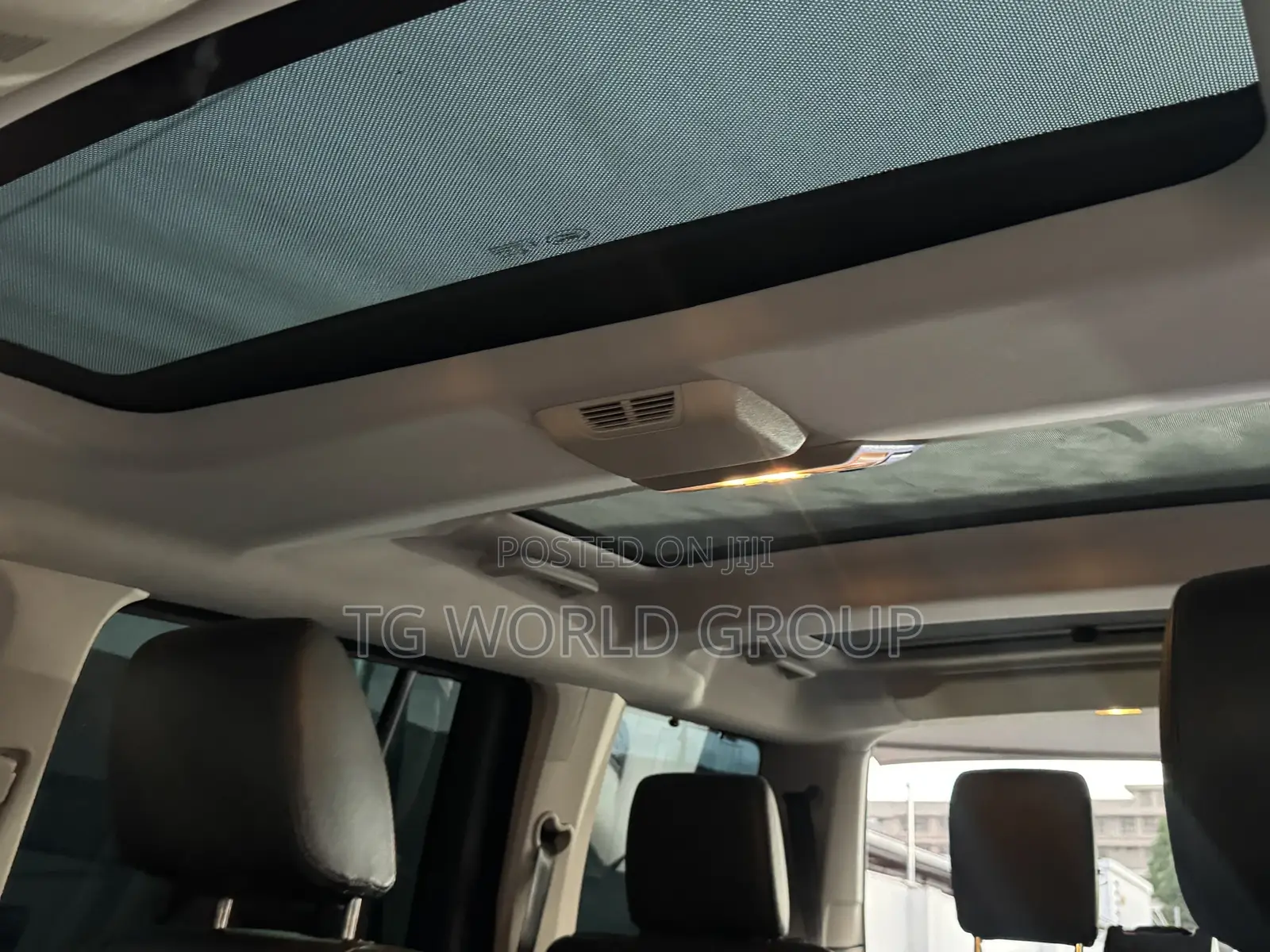 Land Rover Discovery 2015 Gold