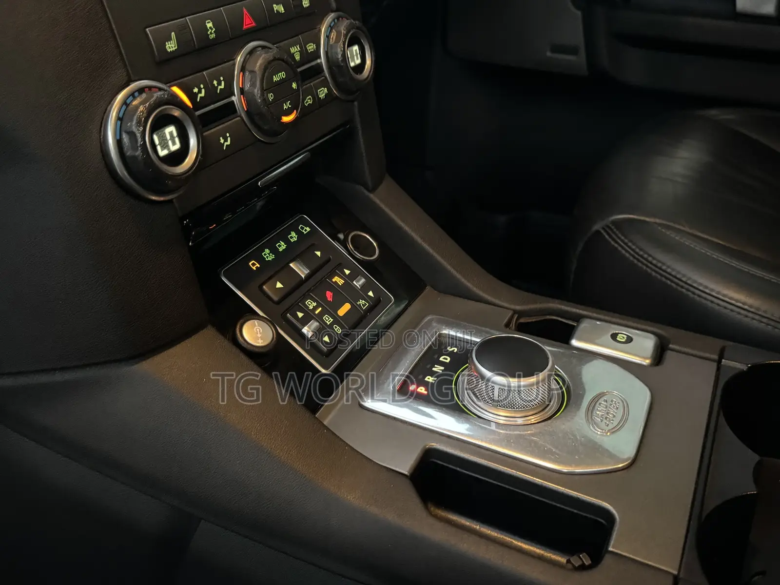 Land Rover Discovery 2015 Gold