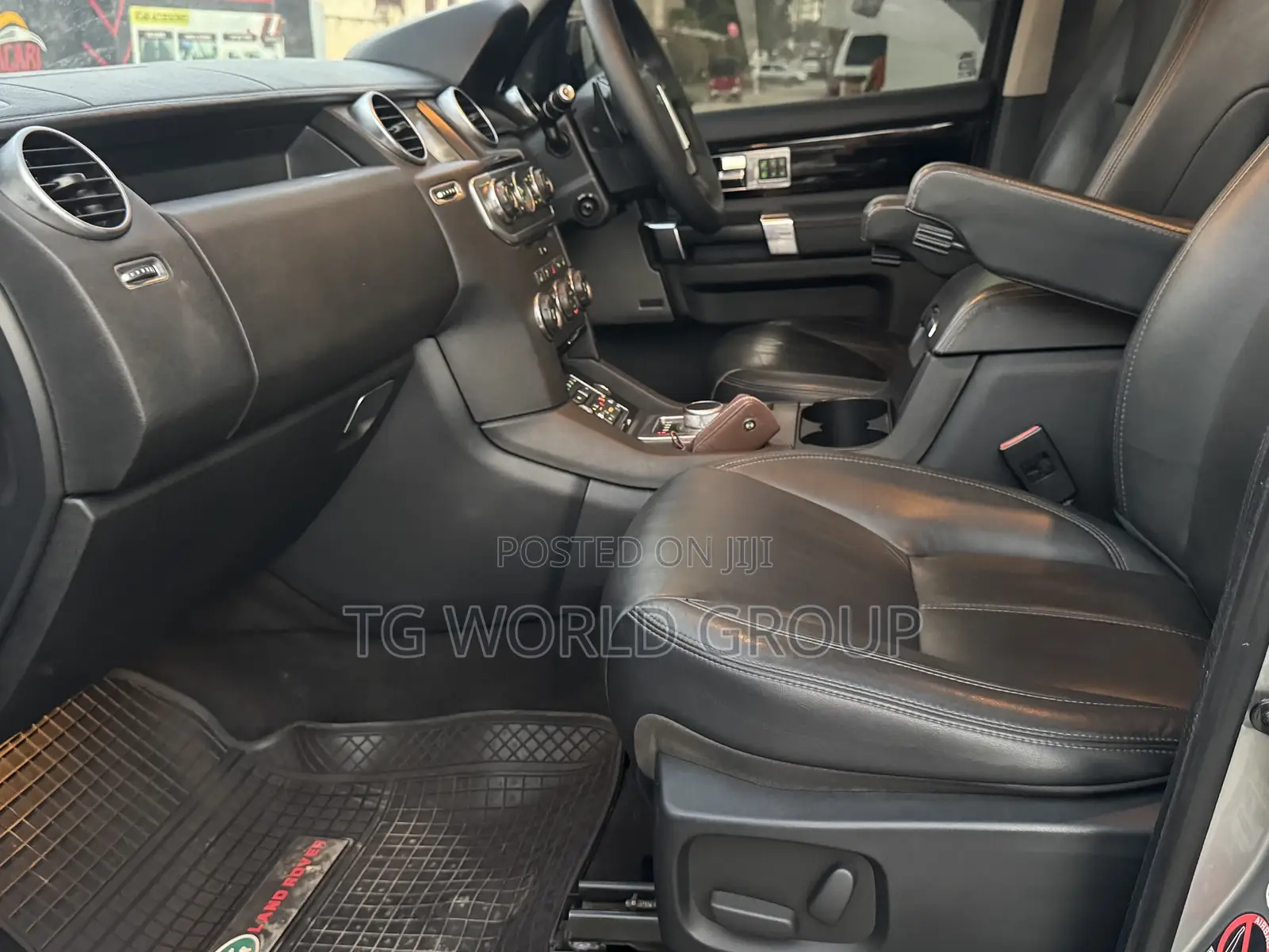 Land Rover Discovery 2015 Gold