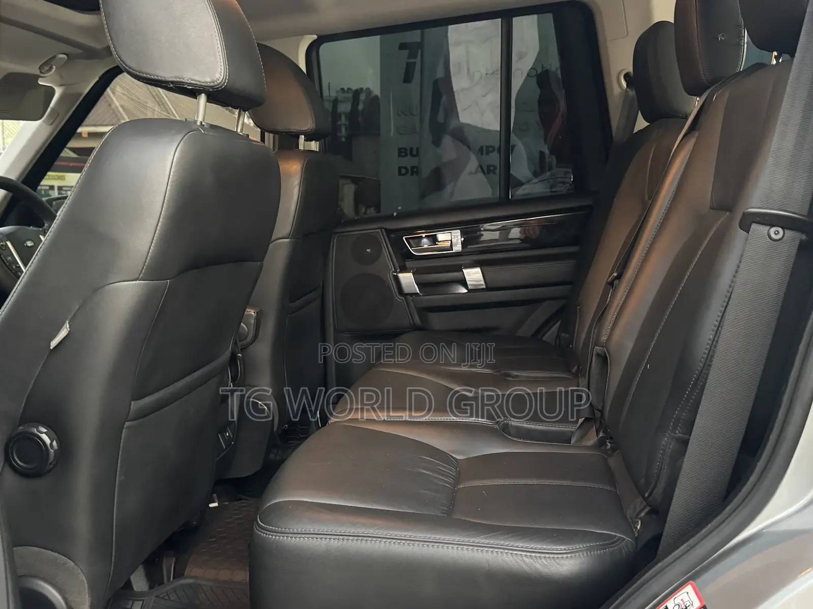 Land Rover Discovery 2015 Gold