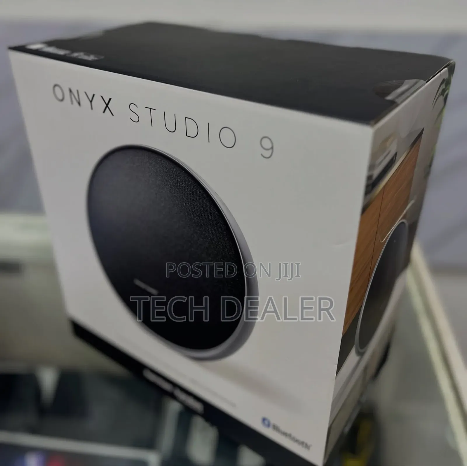 Harman Kardon Onyx Studio 9 Cool Speaker