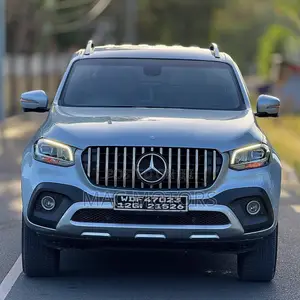 Mercedes-Benz X Class 2018 Silver
