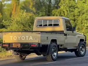 Toyota Land Cruiser 2013 Beige