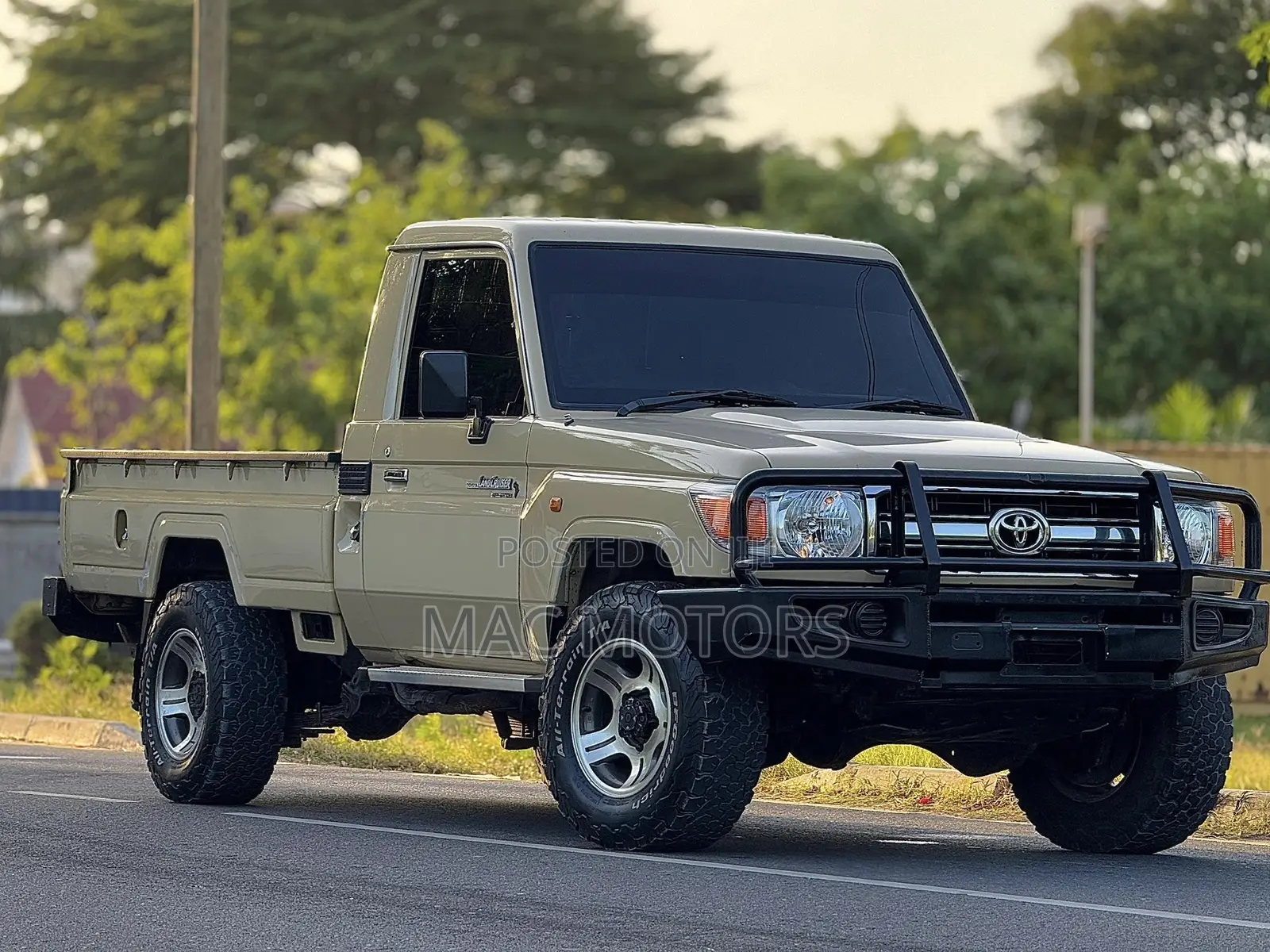 Toyota Land Cruiser 2013 Beige