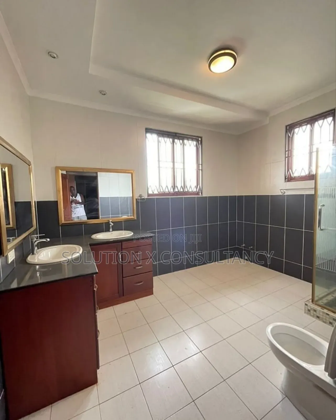 5bdrm Mansion in Kinondoni for sale