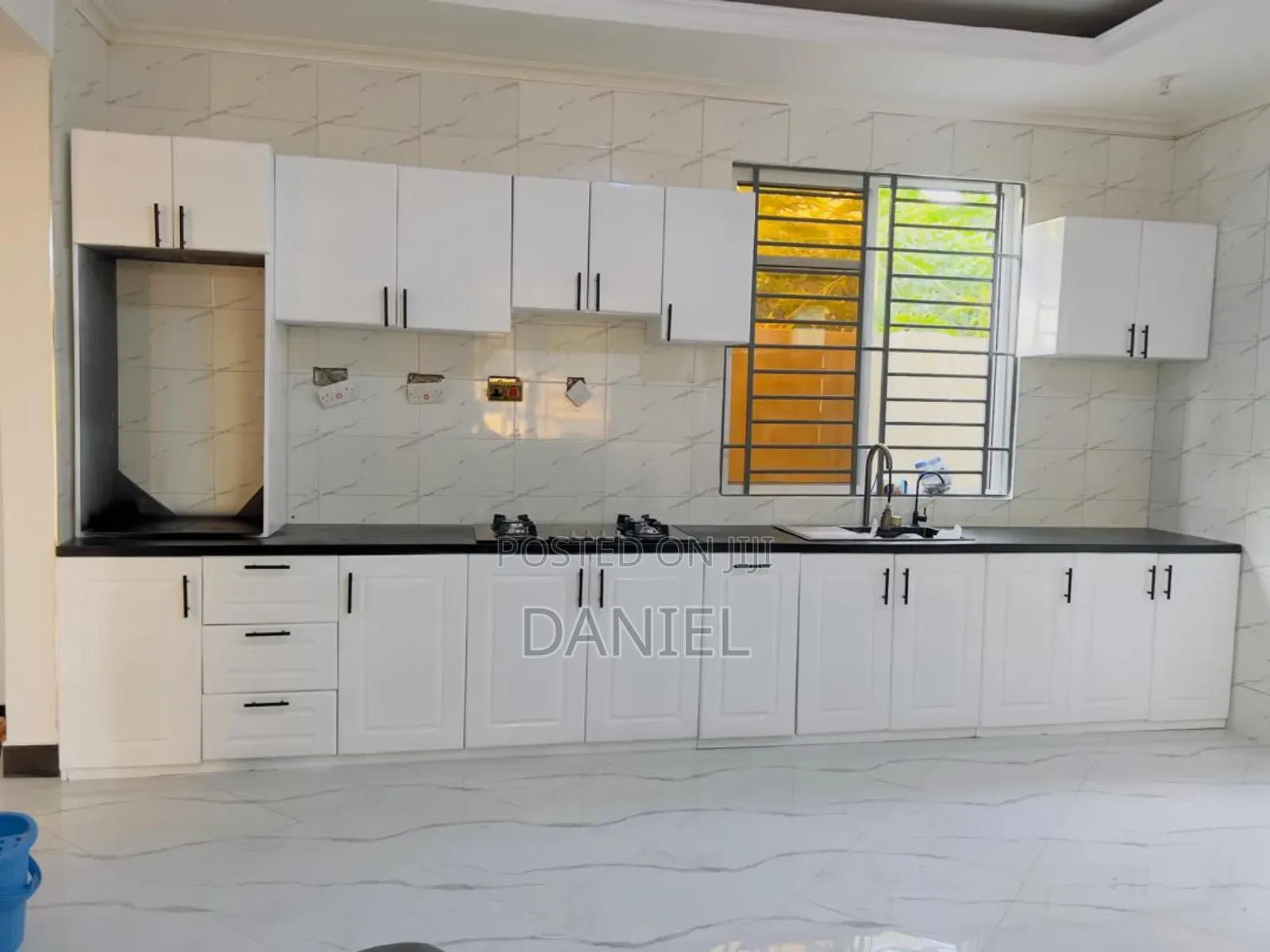 Kitchen Cabinets White and Black Full Set