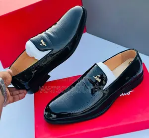 CHRISTIAN Louboutin Mpya Kabisa