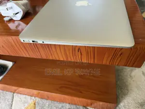 Laptop Apple MacBook Air 4GB Intel Core I5 SSD 128GB
