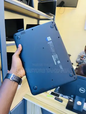 New Laptop Lenovo 300e 4GB Intel Celeron SSD 128GB