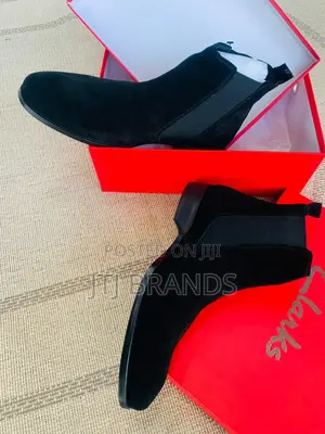Travolta Mpya Za Leather