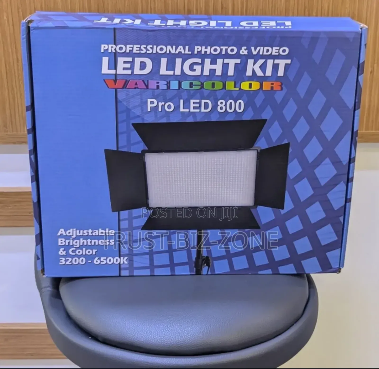 LED 800 With Full Set Battery and Trippod Stand