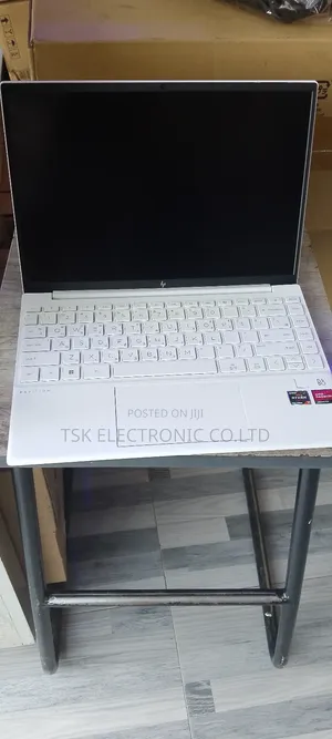 New Laptop HP Pavilion 13 16GB AMD Ryzen 7 SSD 512GB