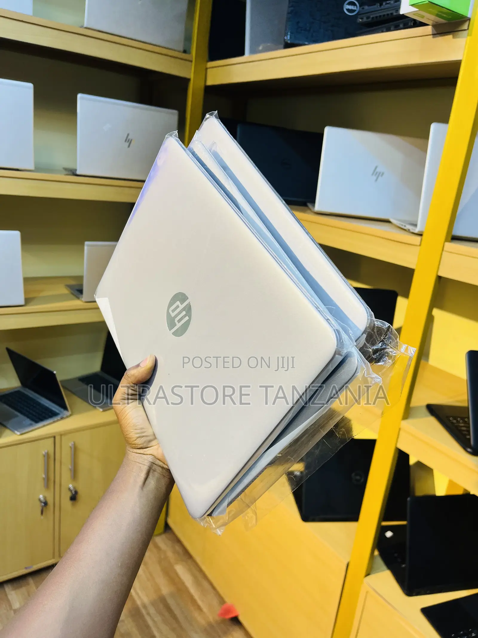 New Laptop HP EliteBook 820 G3 8GB Intel Core I3 HDD+SSD 500GB
