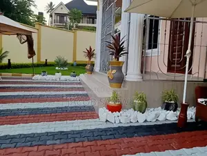 5bdrm House in Salasala Mwanzoni, Kinondoni for sale
