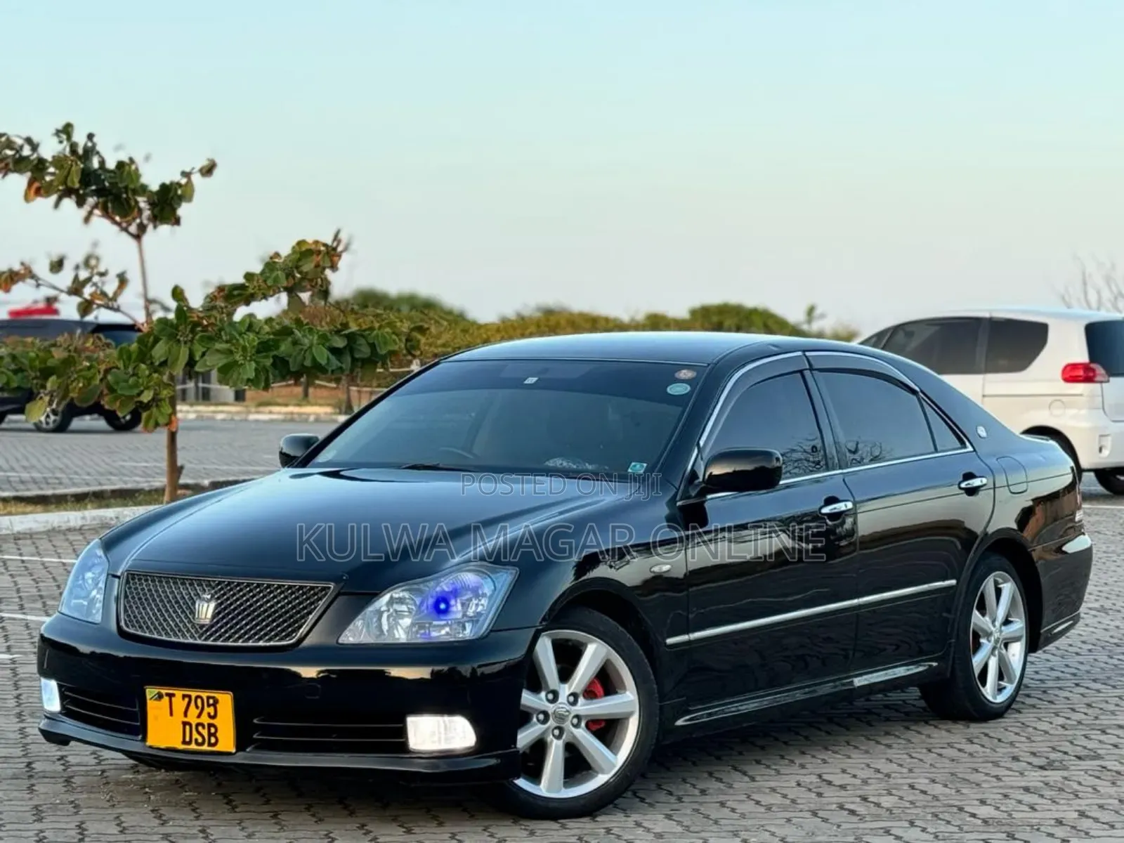 Toyota Crown Royale 2005 White