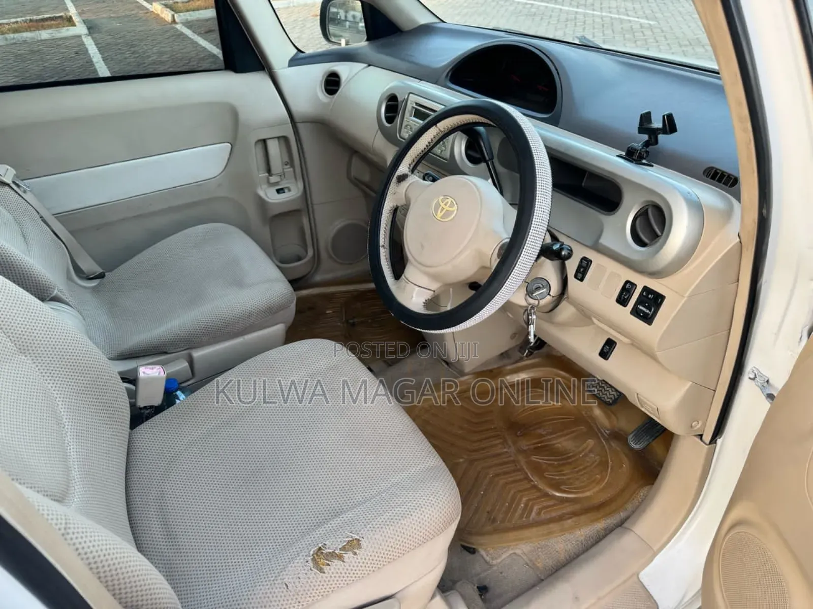Toyota Crown Royale 2005 White