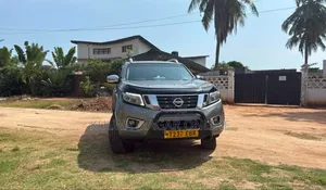 Nissan Navara 2017 Silver