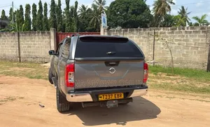 Nissan Navara 2017 Silver