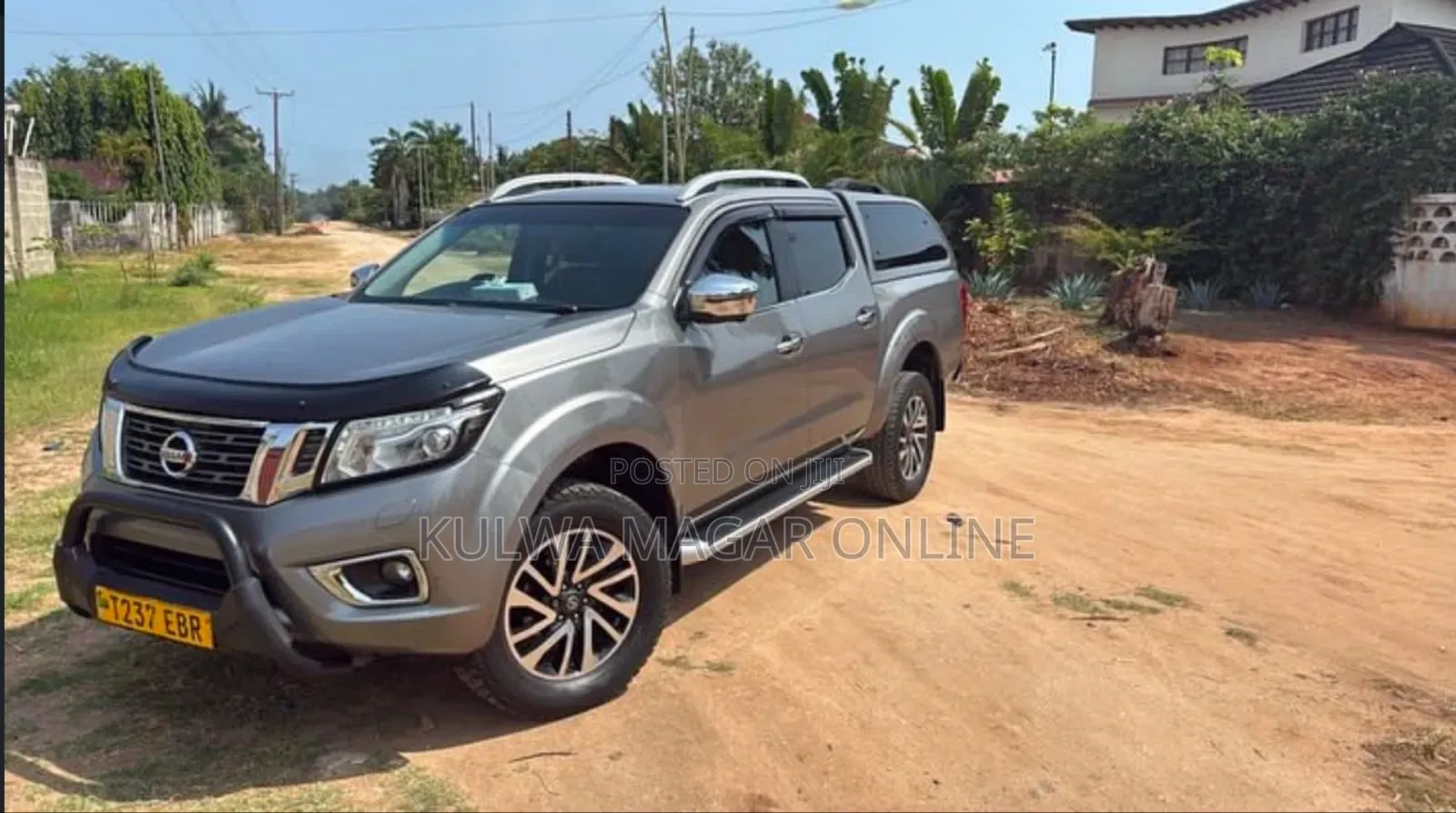 Nissan Navara 2017 Silver