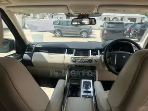 Land Rover Range Rover Sport HSE 4x4 (5.0L 8cyl 6A) 2012 Black