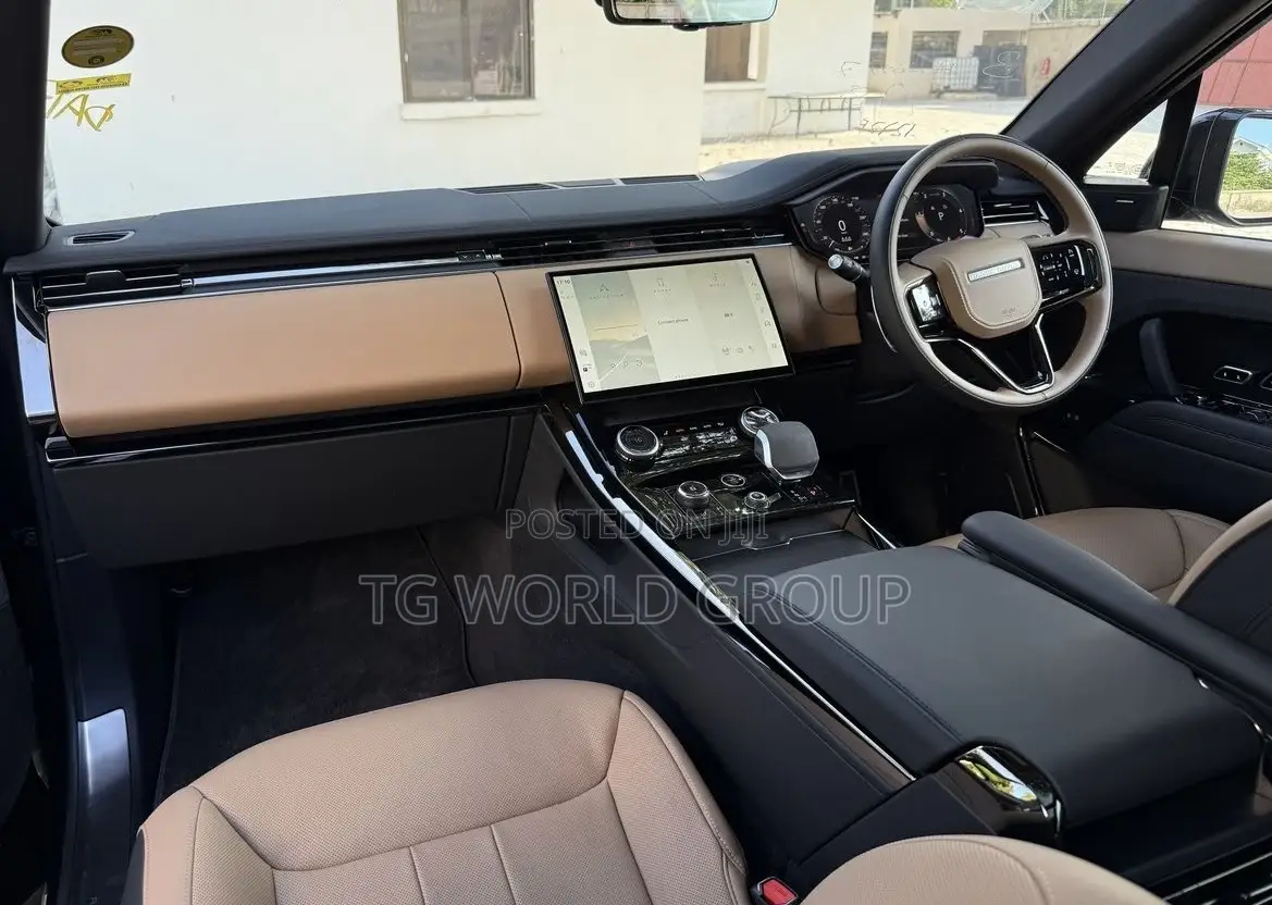 Land Rover Range Rover P400 SE SWB 2022 Gray