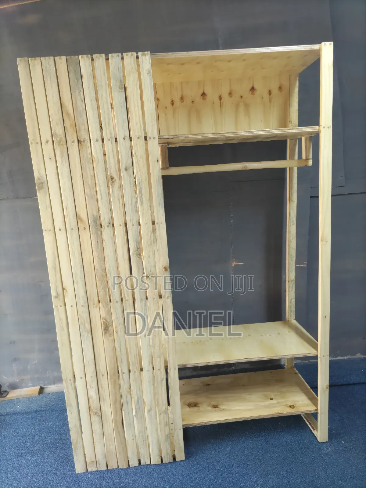 Kabati La Pallet Wood Color