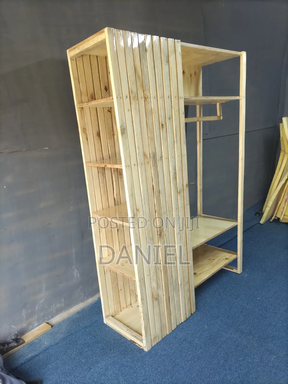 Kabati La Pallet Wood Color