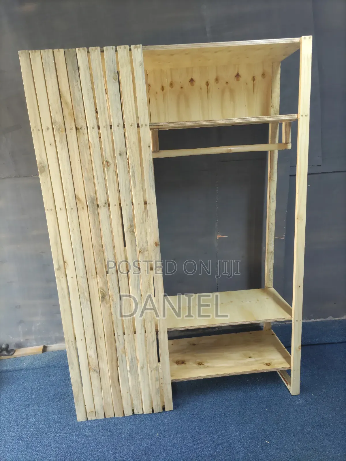 Kabati La Pallet Wood Color