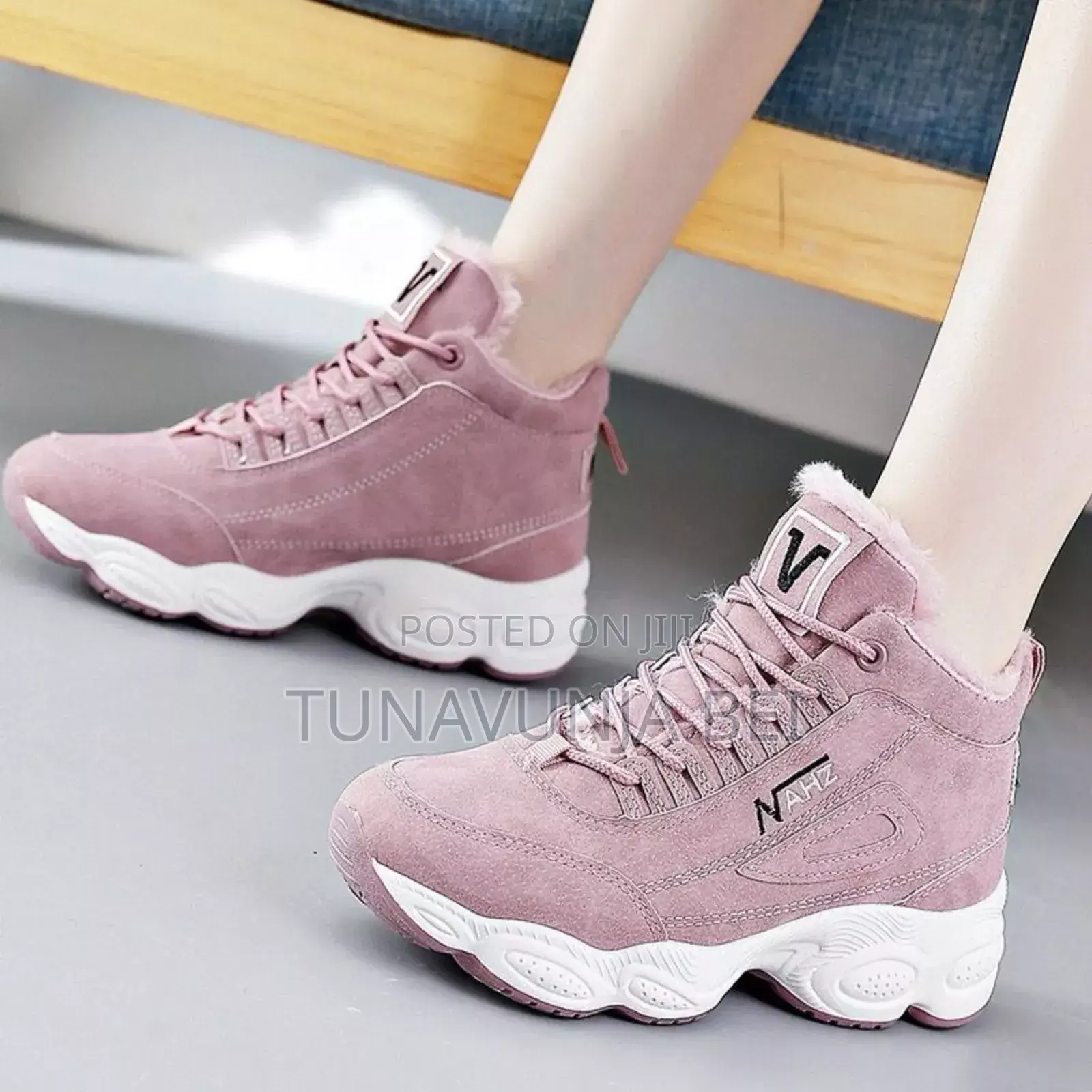 Nahz Sneakers