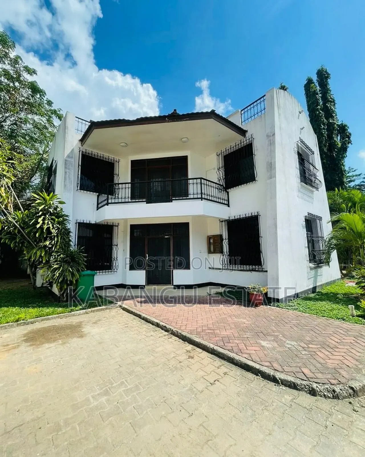 Furnished 4bdrm Villa in Ada Estates for rent