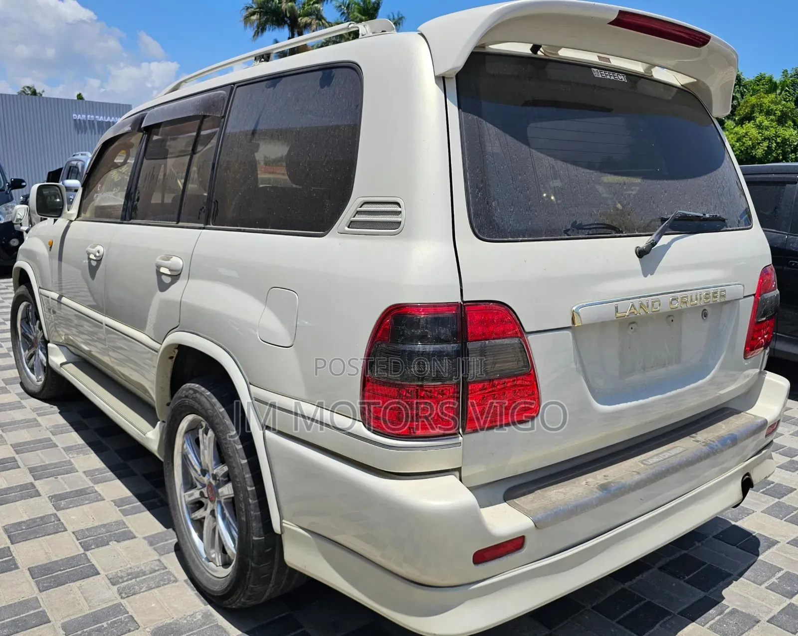 Toyota Land Cruiser 2001 White