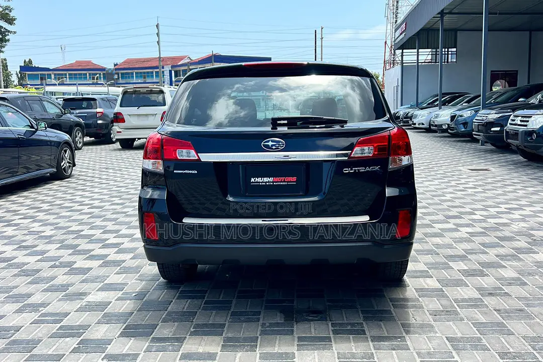 Subaru Outback 2010 Black