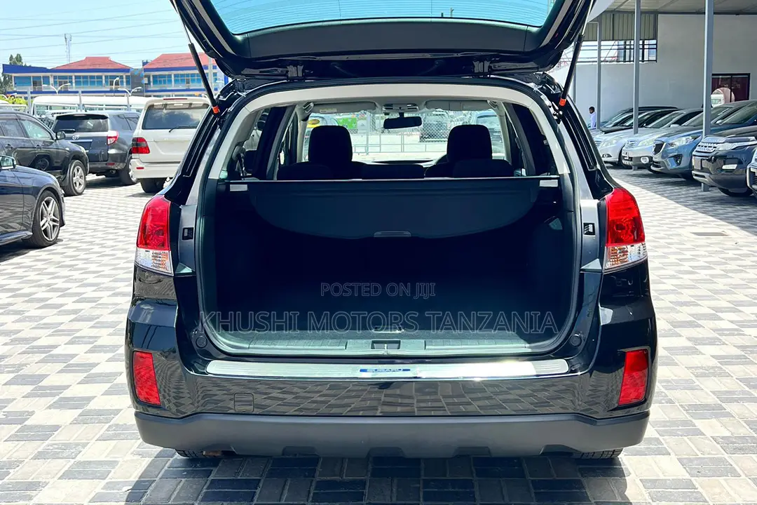 Subaru Outback 2010 Black