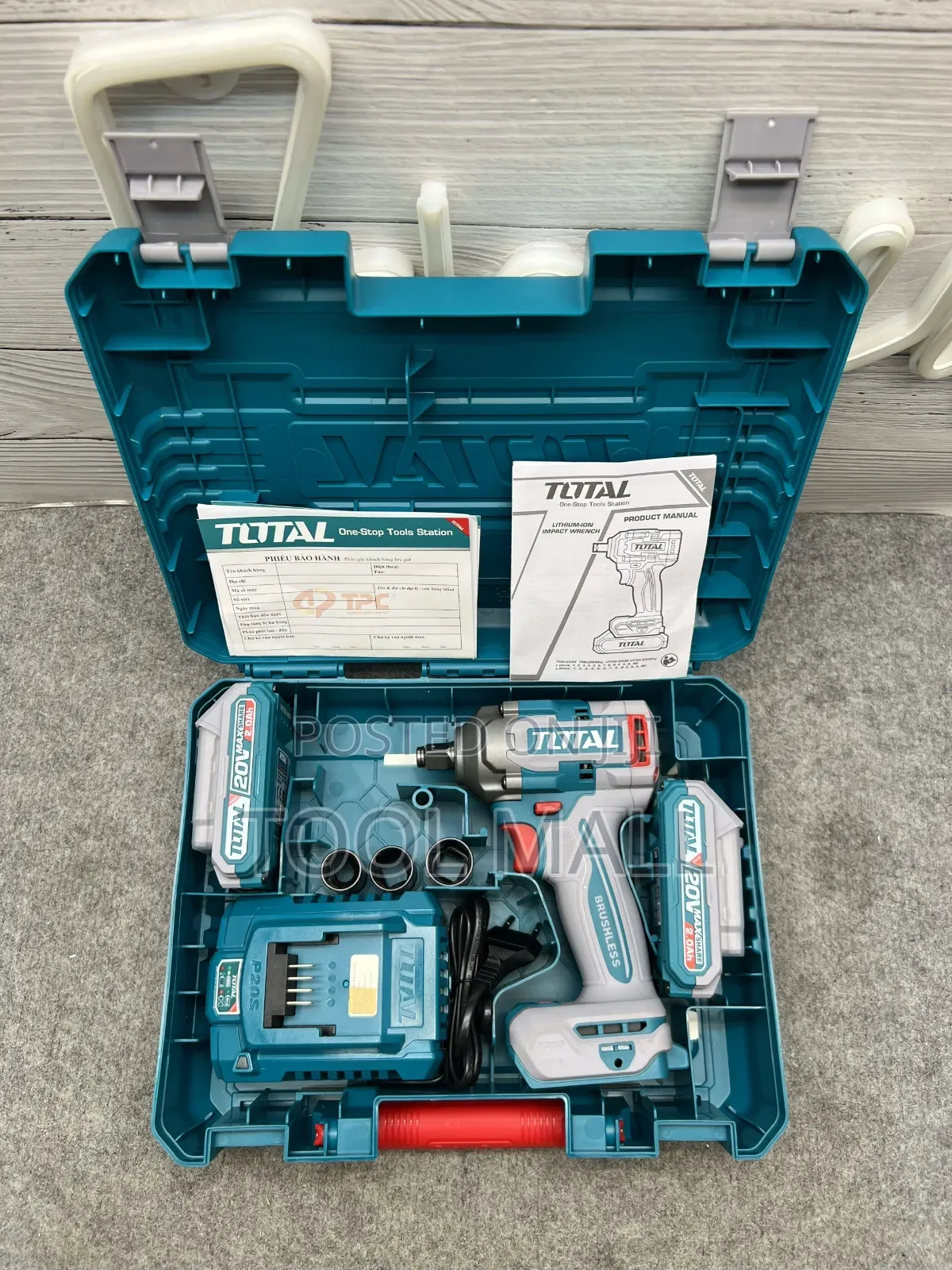 Total Cordless Impact Wrench TIWLI2040