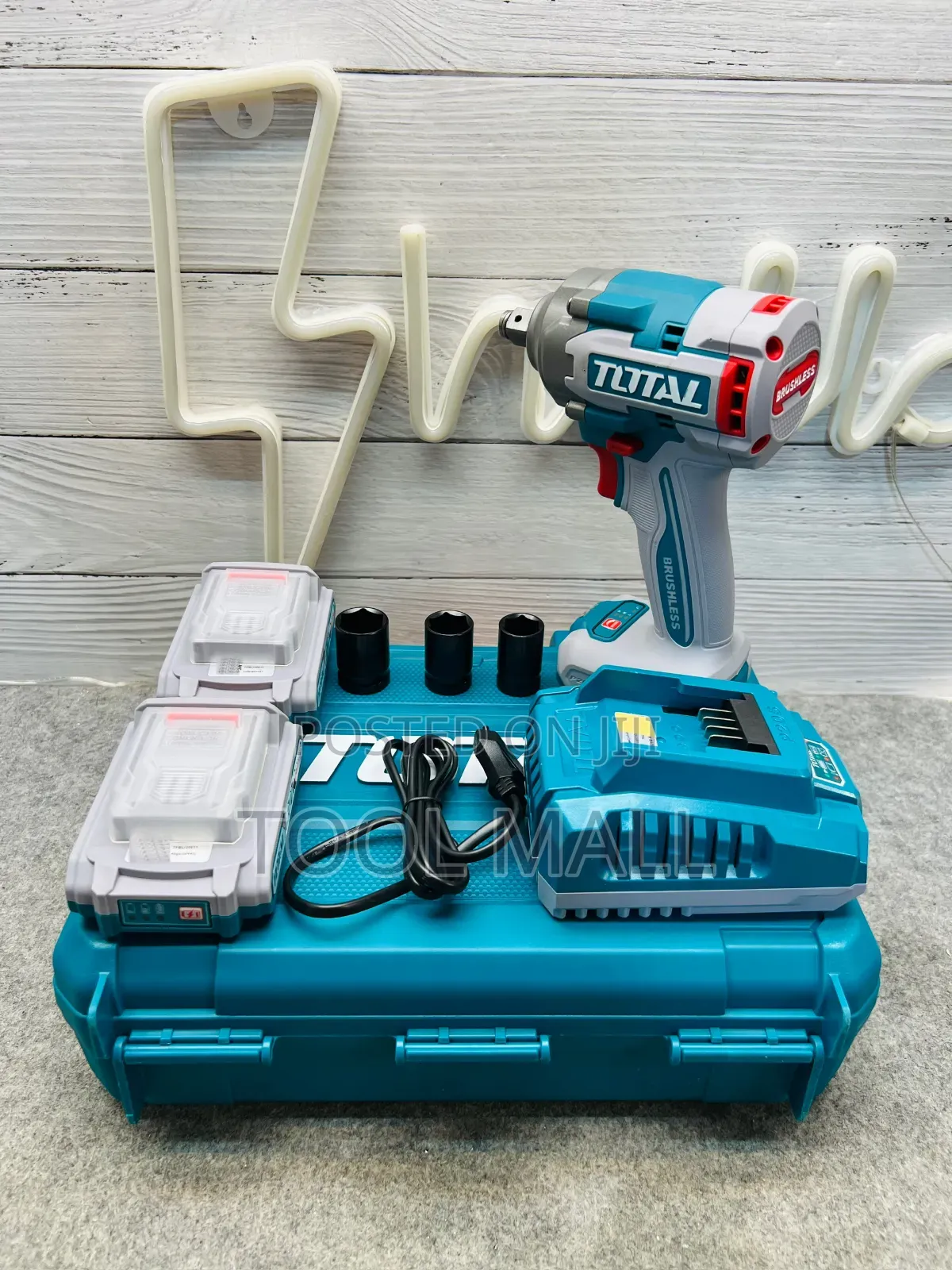 Total Cordless Impact Wrench TIWLI2040