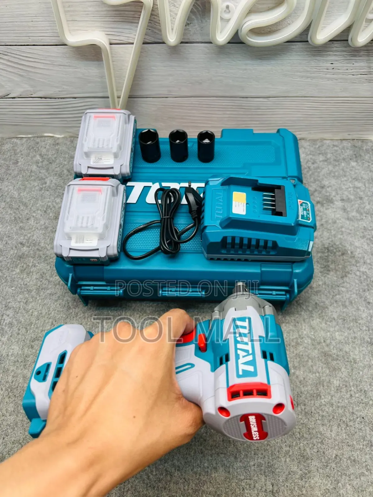 Total Cordless Impact Wrench TIWLI2040