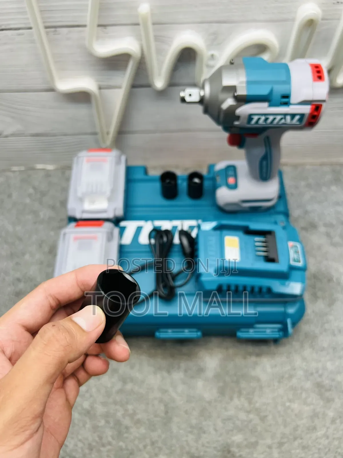 Total Cordless Impact Wrench TIWLI2040