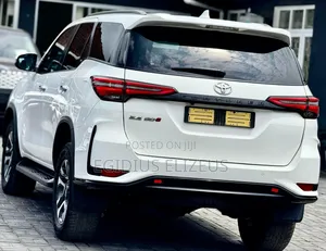 Toyota Fortuner 2023 White