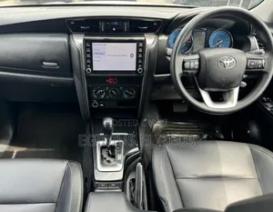Toyota Fortuner 2023 White