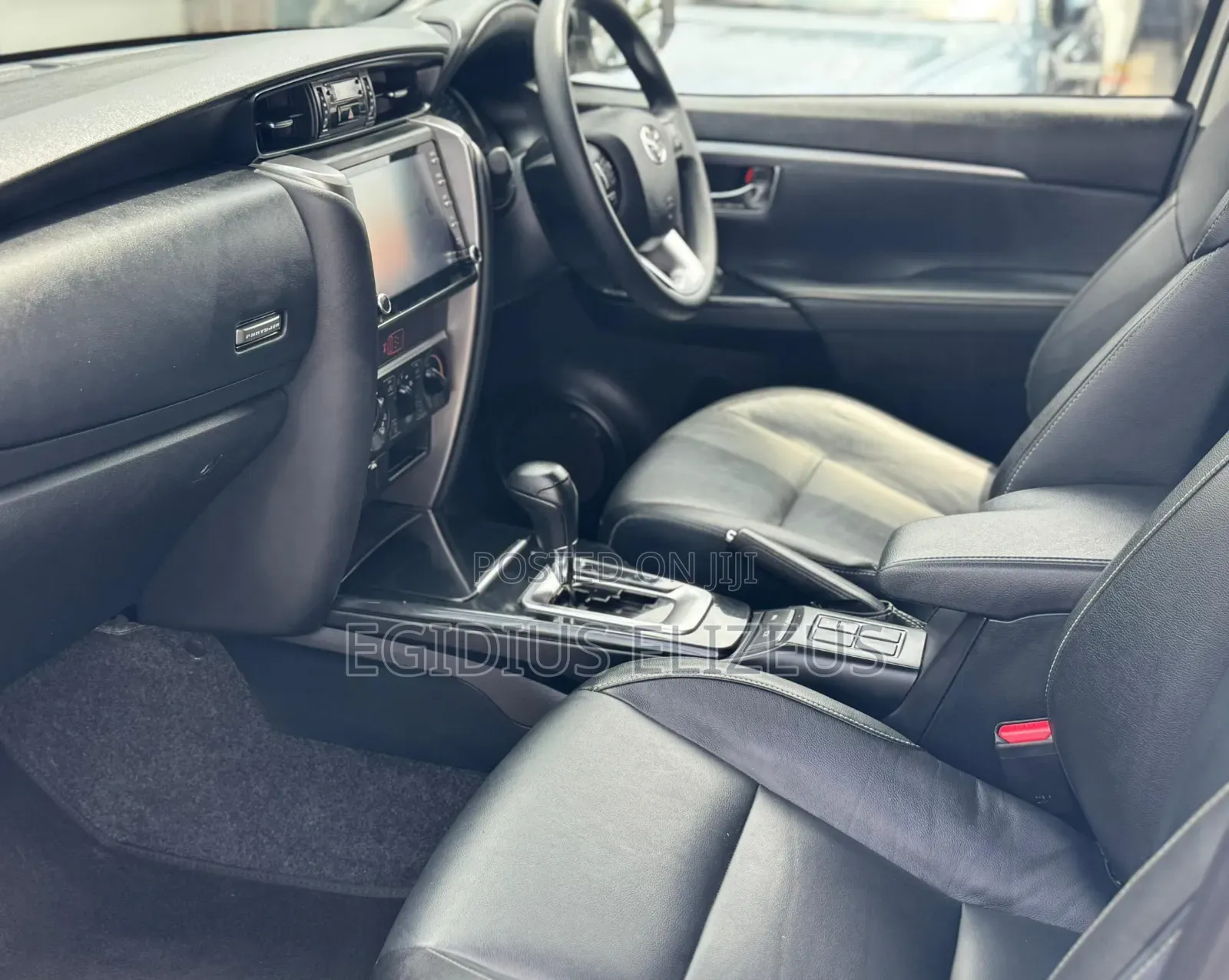 Toyota Fortuner 2023 White