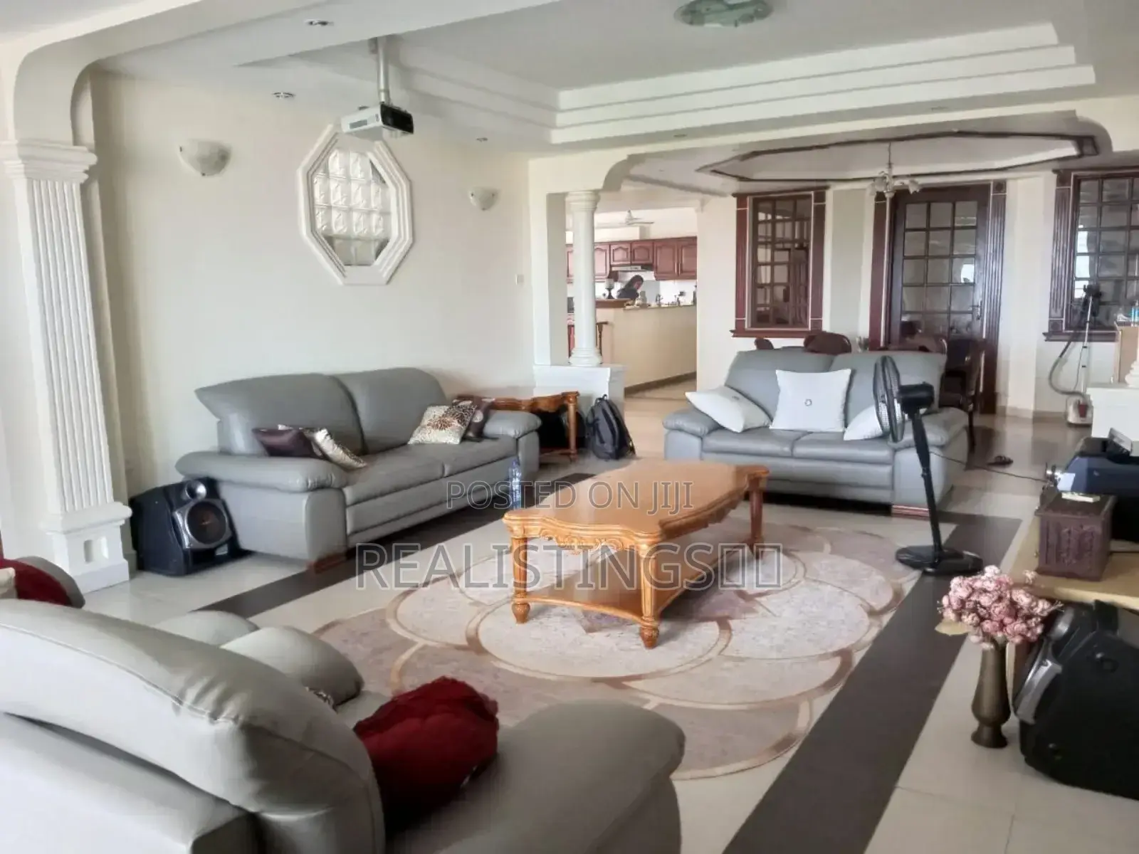 4bdrm Penthouse in Kasri Homes Realty, Upanga East for sale