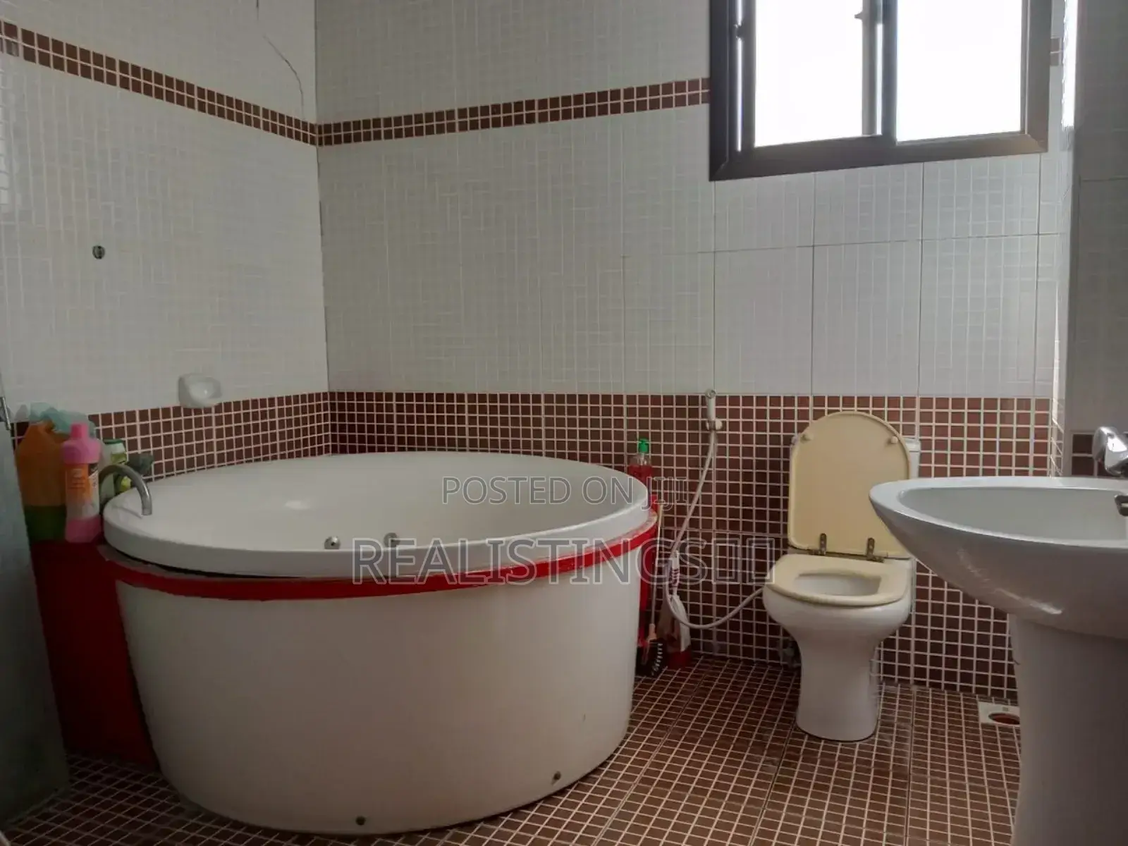 4bdrm Penthouse in Kasri Homes Realty, Upanga East for sale